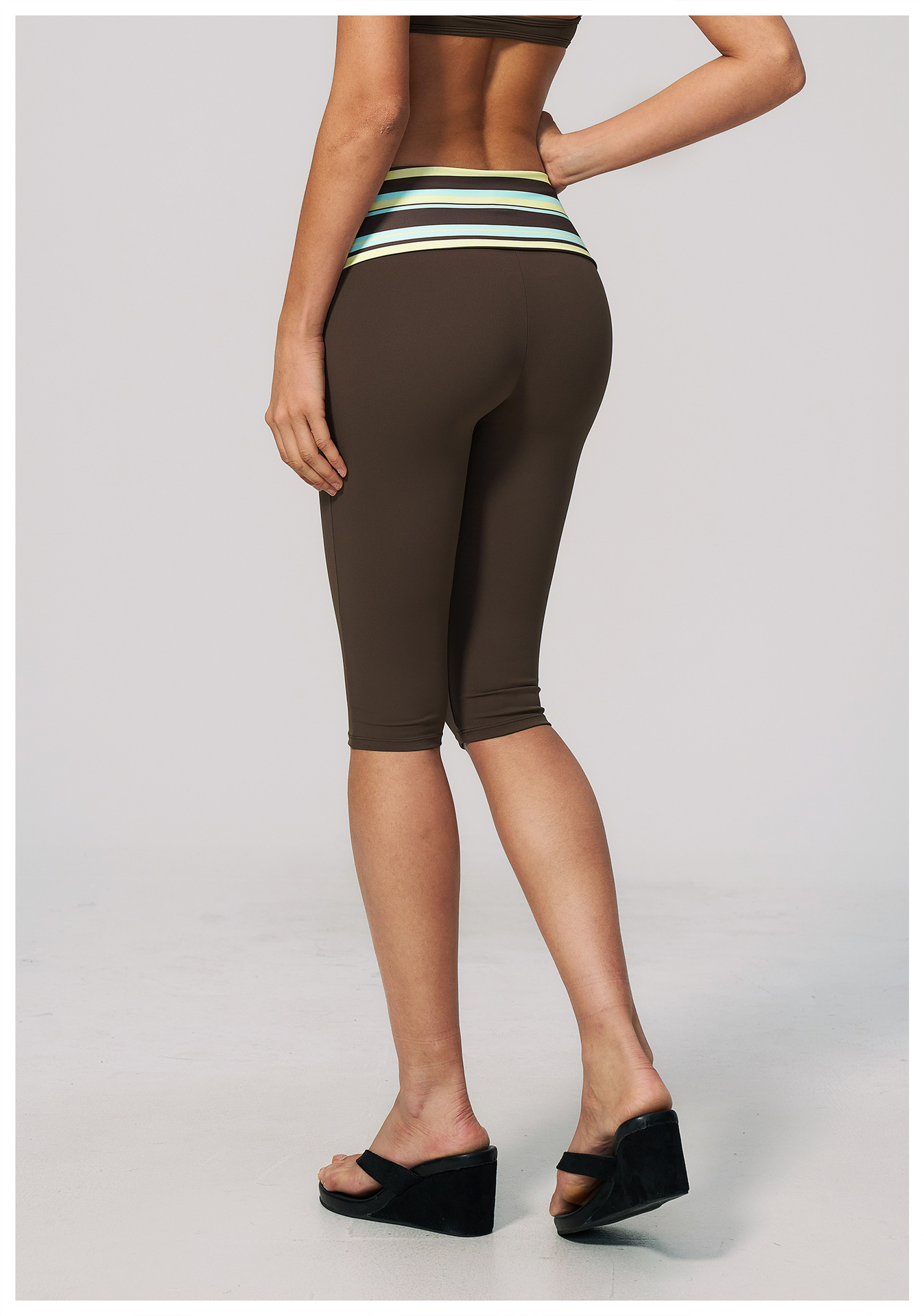 Leggings Capri Rayés Élégants  - Yoga Fitness Club avis et prix